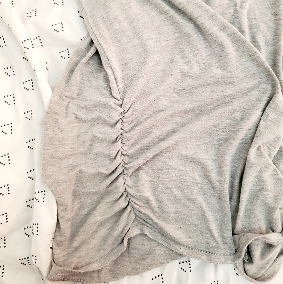 GREAT FIT MATERNITY TOP- MY FAV! - Picture 3 of 5